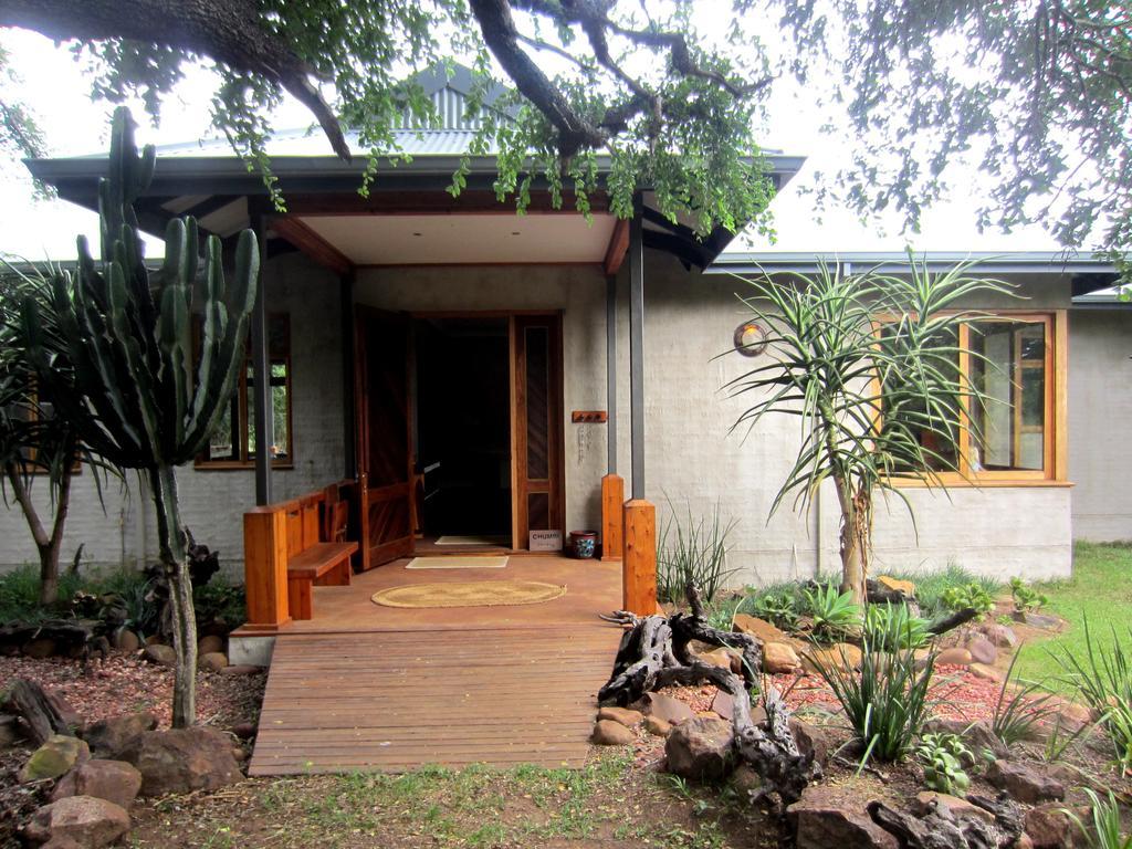 Chumbi Bush House Villa ฮลูฮลูเว ภายนอก รูปภาพ